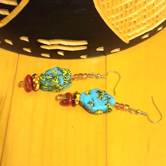 Sold! lNew Handmade recycle glass beaded drop earrings - multicolored artisan - Picture 5 of 5